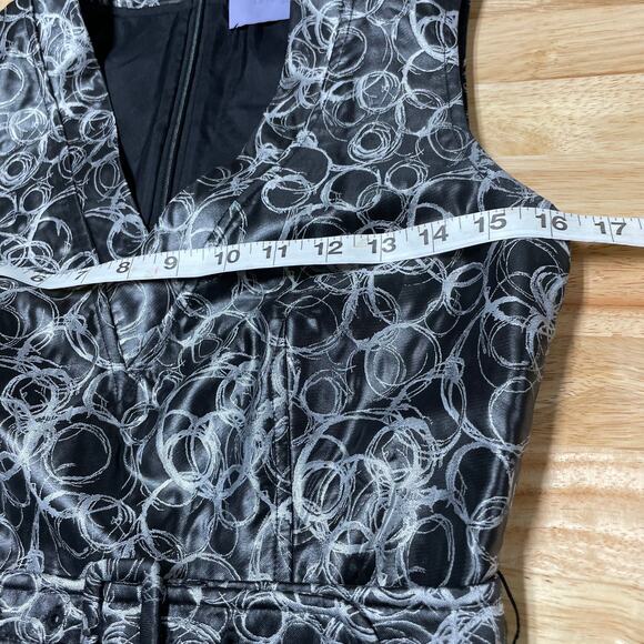 Vera Wang Lavender Label Belted Bubble Circle Sheath Dress V-Neck Size 4 Black - Picture 7 of 10